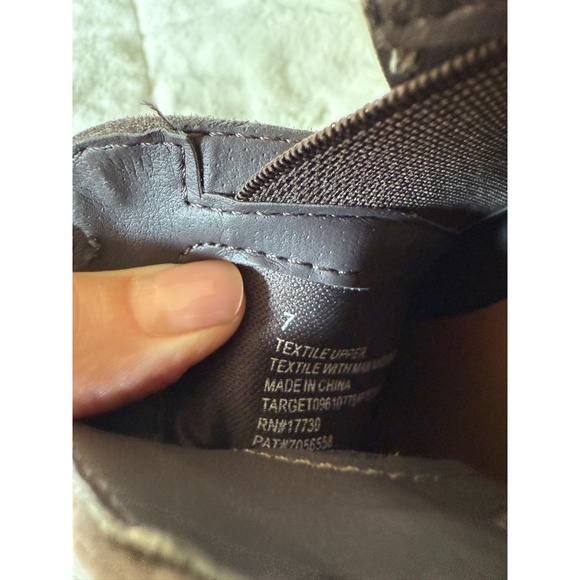 Universal Thread Womens Booties US 7 Grey Taupe Perforated Slip On Block Heel - Picture 7 of 7